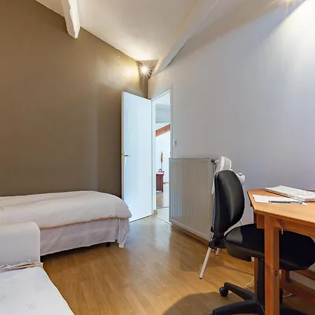 Vakantiehuis Typical House Completely Renovated