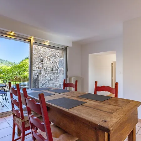 Typical House Completely Renovated Vakantiehuis *
